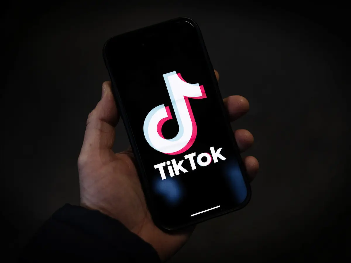 Perplexity AI propõe fusão com TikTok nos EUA